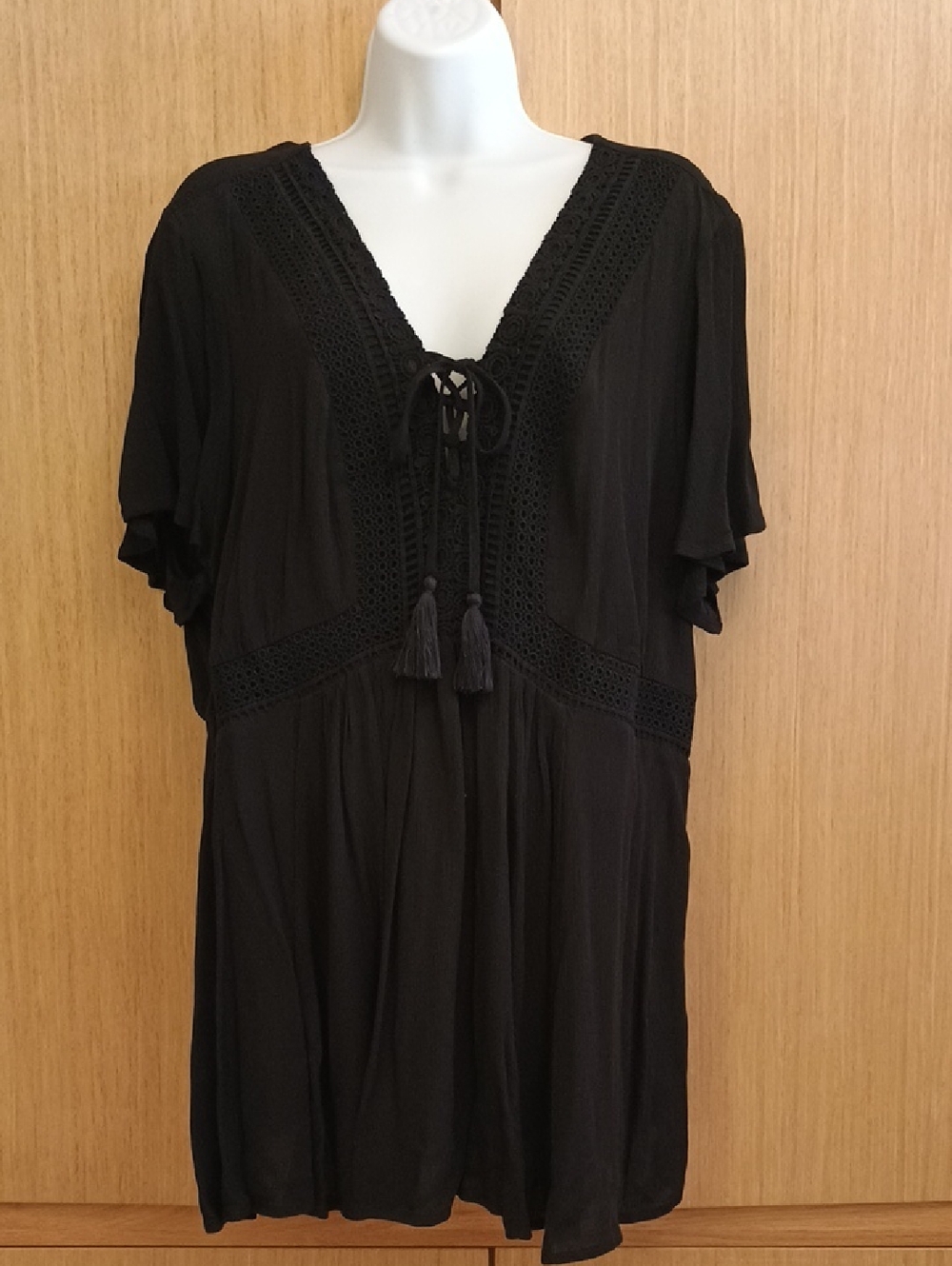 +SZ NWT Torrid SZ 2X 18-20 SS Black Tunic